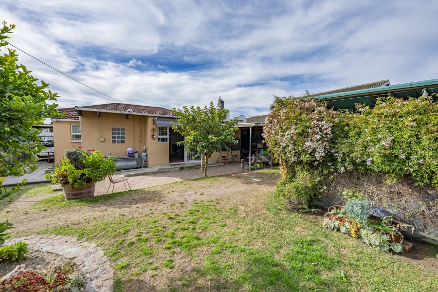 3 Bedroom Property for Sale in Ruyterwacht Western Cape